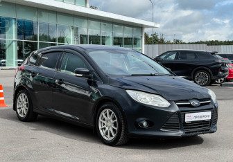 Подержанный автомобиль Ford Focus Hatchback 2013 года (3 фото)