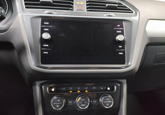 Подержанный автомобиль Volkswagen Tiguan 2019 года (18 фото)