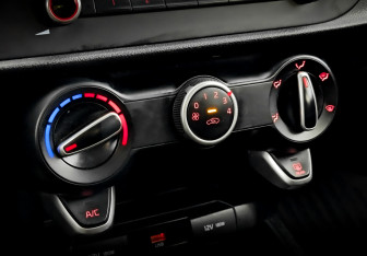 Подержанный автомобиль Kia Rio Hatchback 2021 года (25 фото)