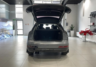 Подержанный автомобиль Audi Q3 2012 года (7 фото)