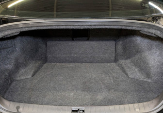 Подержанный автомобиль Infiniti Q50 2017 года (10 фото)