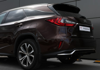 Подержанный автомобиль Lexus RX 2018 года (24 фото)