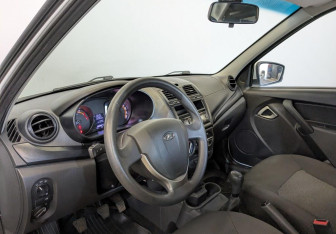 Подержанный автомобиль LADA (ВАЗ) Granta Sedan 2023 года (14 фото)