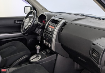 Подержанный автомобиль Nissan X-Trail 2011 года (13 фото)
