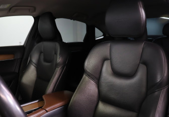 Подержанный автомобиль Volvo S90 2019 года (17 фото)