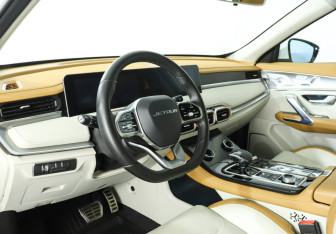 Подержанный автомобиль Jetour X70 Plus 2024 года (13 фото)