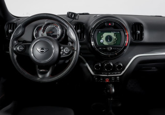 Подержанный автомобиль MINI Countryman 2019 года (12 фото)