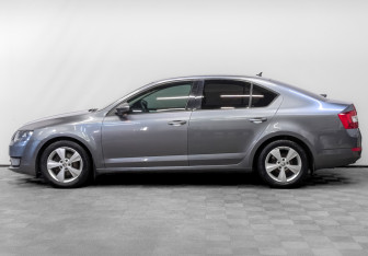 Подержанный автомобиль Skoda Octavia Liftback 2016 года (9 фото)