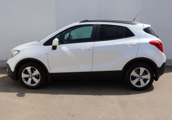 Подержанный автомобиль Opel Mokka 2015 года (8 фото)