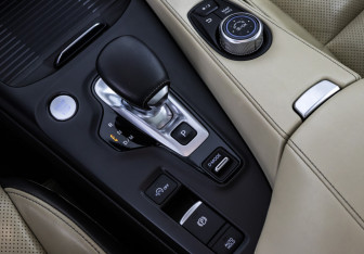 Подержанный автомобиль Infiniti QX50 2018 года (20 фото)