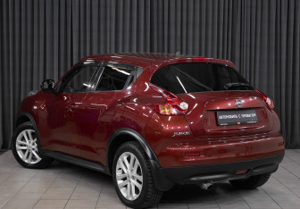 Подержанный автомобиль Nissan Juke 2012 года (7 фото)