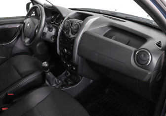 Подержанный автомобиль Renault Duster 2017 года (10 фото)