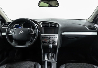 Подержанный автомобиль Citroen C4 Sedan 2017 года (7 фото)