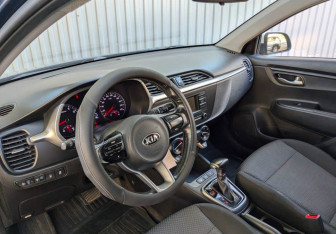 Подержанный автомобиль Kia Rio Hatchback 2021 года (15 фото)