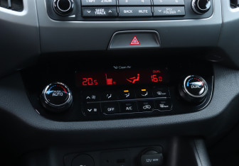 Подержанный автомобиль Kia Sportage 2014 года (15 фото)