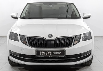 Подержанный автомобиль Skoda Octavia Liftback 2019 года (2 фото)