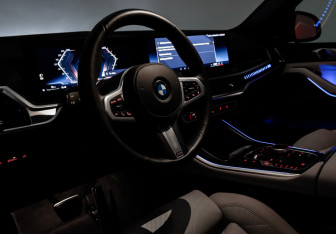 Подержанный автомобиль BMW X5 2025 года (31 фото)