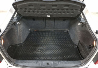 Подержанный автомобиль Skoda Octavia Liftback 2011 года (12 фото)