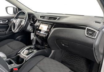 Подержанный автомобиль Nissan Qashqai 2017 года (11 фото)
