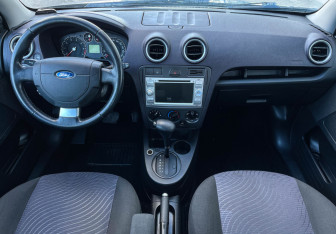 Подержанный автомобиль Ford Fusion 2008 года (6 фото)