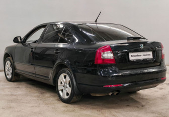 Подержанный автомобиль Skoda Octavia Liftback 2013 года (7 фото)