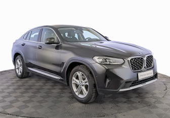 Подержанный автомобиль BMW X4 2021 года (3 фото)