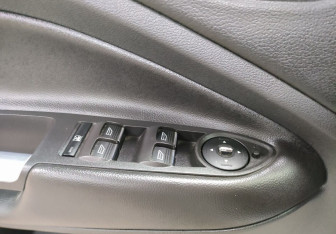 Подержанный автомобиль Ford Kuga 2013 года (20 фото)