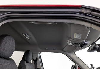 Подержанный автомобиль MINI Clubman Wagon 2019 года (23 фото)