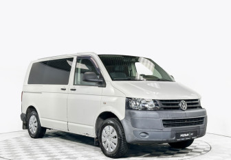Подержанный автомобиль Volkswagen Caravelle 2010 года (2 фото)