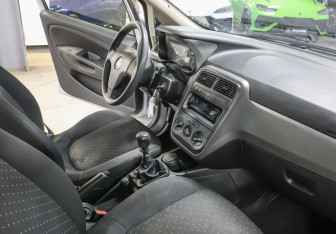 Подержанный автомобиль Fiat Punto Hatchback 2007 года (10 фото)