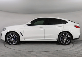 Подержанный автомобиль BMW X4 2020 года (5 фото)