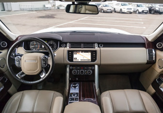 Подержанный автомобиль Land Rover Range Rover 2013 года (16 фото)