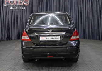Подержанный автомобиль Nissan Tiida Sedan 2010 года (6 фото)