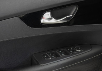 Подержанный автомобиль Kia Cerato Sedan 2018 года (13 фото)