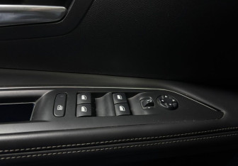 Подержанный автомобиль Peugeot 3008 2017 года (21 фото)