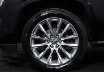 Подержанный автомобиль Cadillac Escalade Suv 2018 года (27 фото)