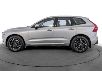 Подержанный автомобиль Volvo XC60 2019 года (8 фото)
