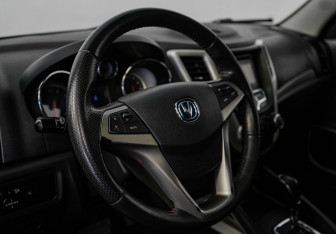 Подержанный автомобиль Changan CS35 2015 года (11 фото)