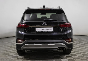 Подержанный автомобиль Hyundai Santa Fe 2019 года (6 фото)