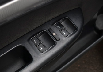 Подержанный автомобиль Skoda Octavia Liftback 2012 года (15 фото)