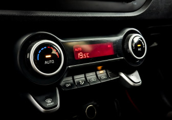 Подержанный автомобиль Kia Rio Hatchback 2018 года (25 фото)