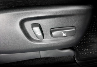 Подержанный автомобиль Toyota Land Cruiser Prado 2021 года (25 фото)