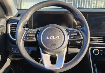 Подержанный автомобиль Kia Seltos 2025 года (16 фото)