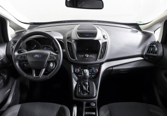 Подержанный автомобиль Ford S-MAX 2019 года (6 фото)