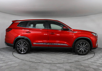 Подержанный автомобиль Chery Tiggo 8 Pro 2022 года (4 фото)