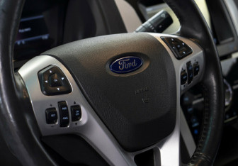 Подержанный автомобиль Ford Explorer 2015 года (8 фото)