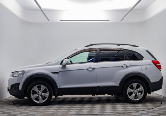 Подержанный автомобиль Chevrolet Captiva 2014 года (8 фото)