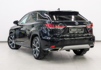 Подержанный автомобиль Lexus RX 2020 года (7 фото)
