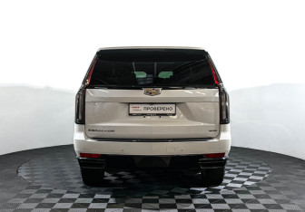 Подержанный автомобиль Cadillac Escalade Suv 2021 года (6 фото)
