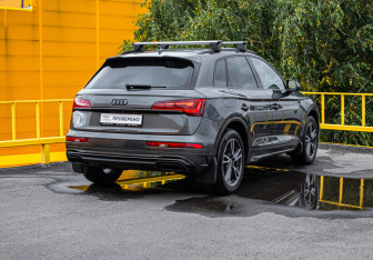 Подержанный автомобиль Audi Q5 2021 года (4 фото)